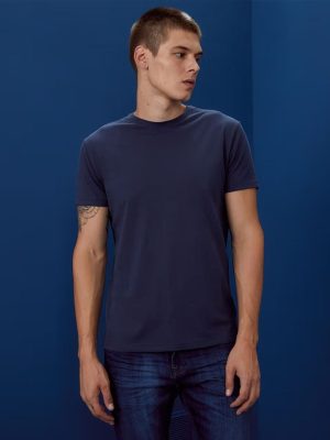 REMERA BASICA CUELLO U AZUL MARINO