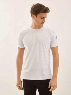 REMERA CON CIERRE BLANCO