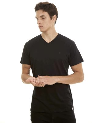 REMERA V CALIFORNIA NEGRO