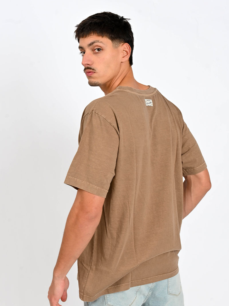 REMERA BISSELL Tostado - Imagen 5
