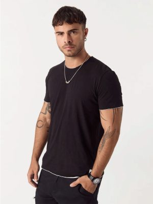 REMERA BRAVA NEGRO