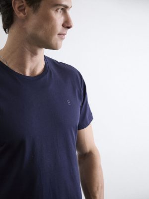 REMERA MALDIVAS AZUL MARINO