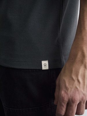 REMERA OVER WAFFLE TINY GRIS OSCURO