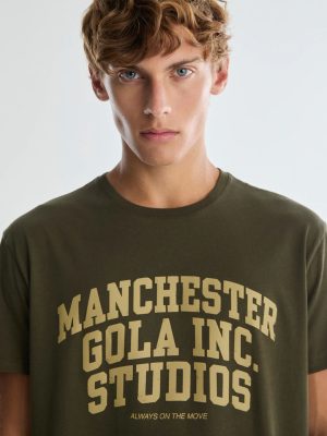 REMERA CON ESTAMPA VERDE MILITAR 2