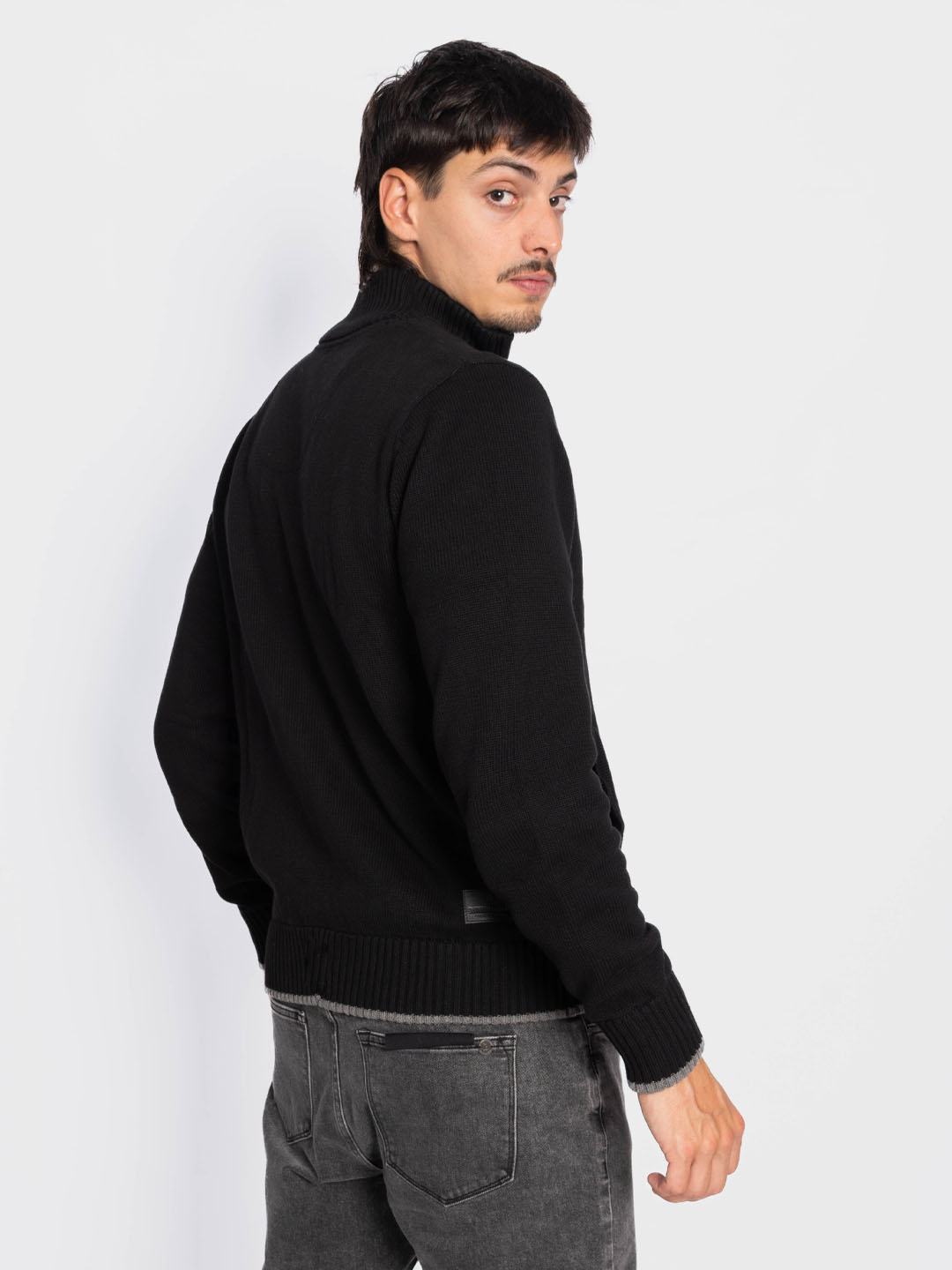 SWEATER COB NEGRO - Imagen 4