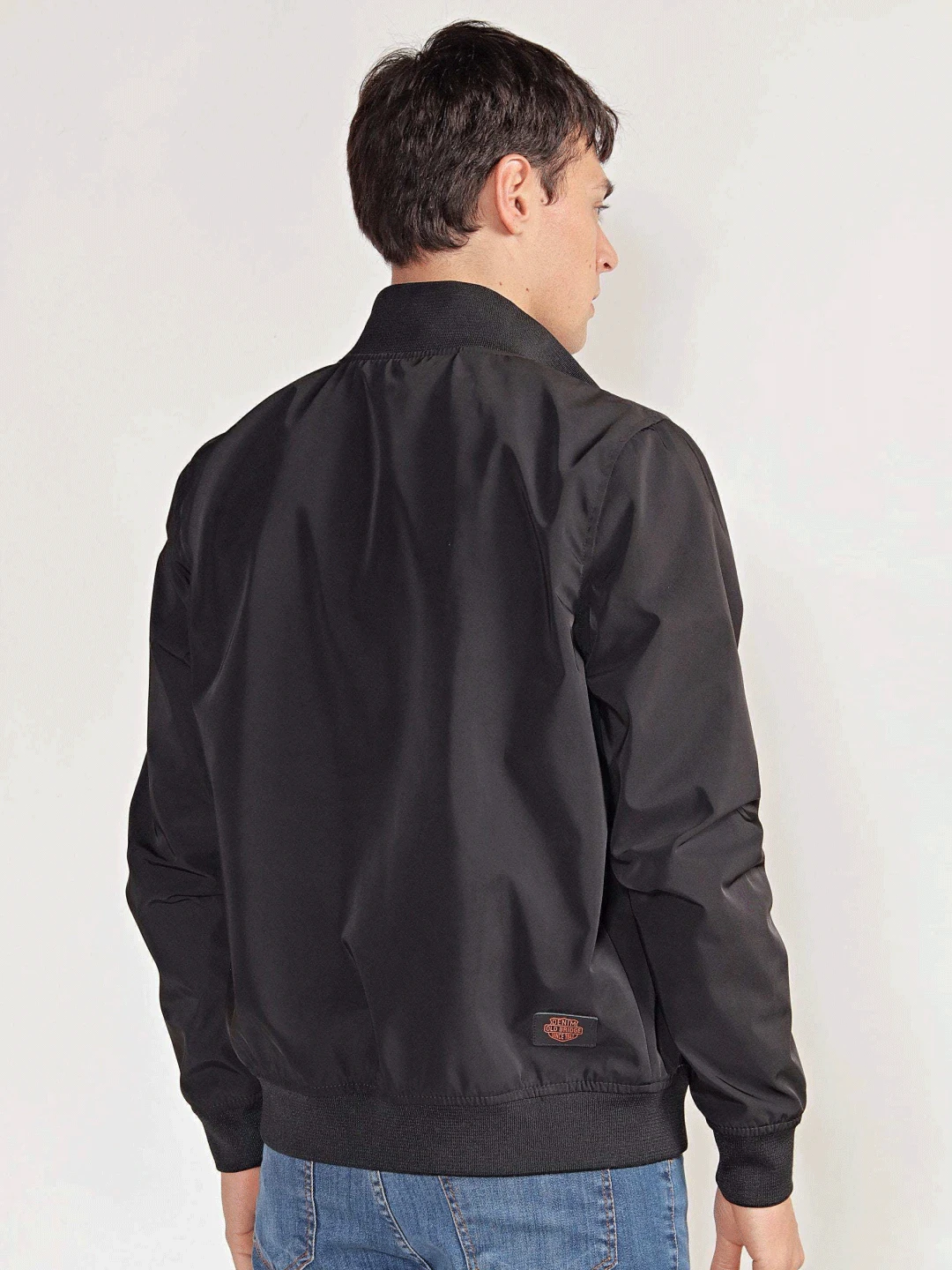 CAMPERA CHARLES NEGRO - Imagen 4