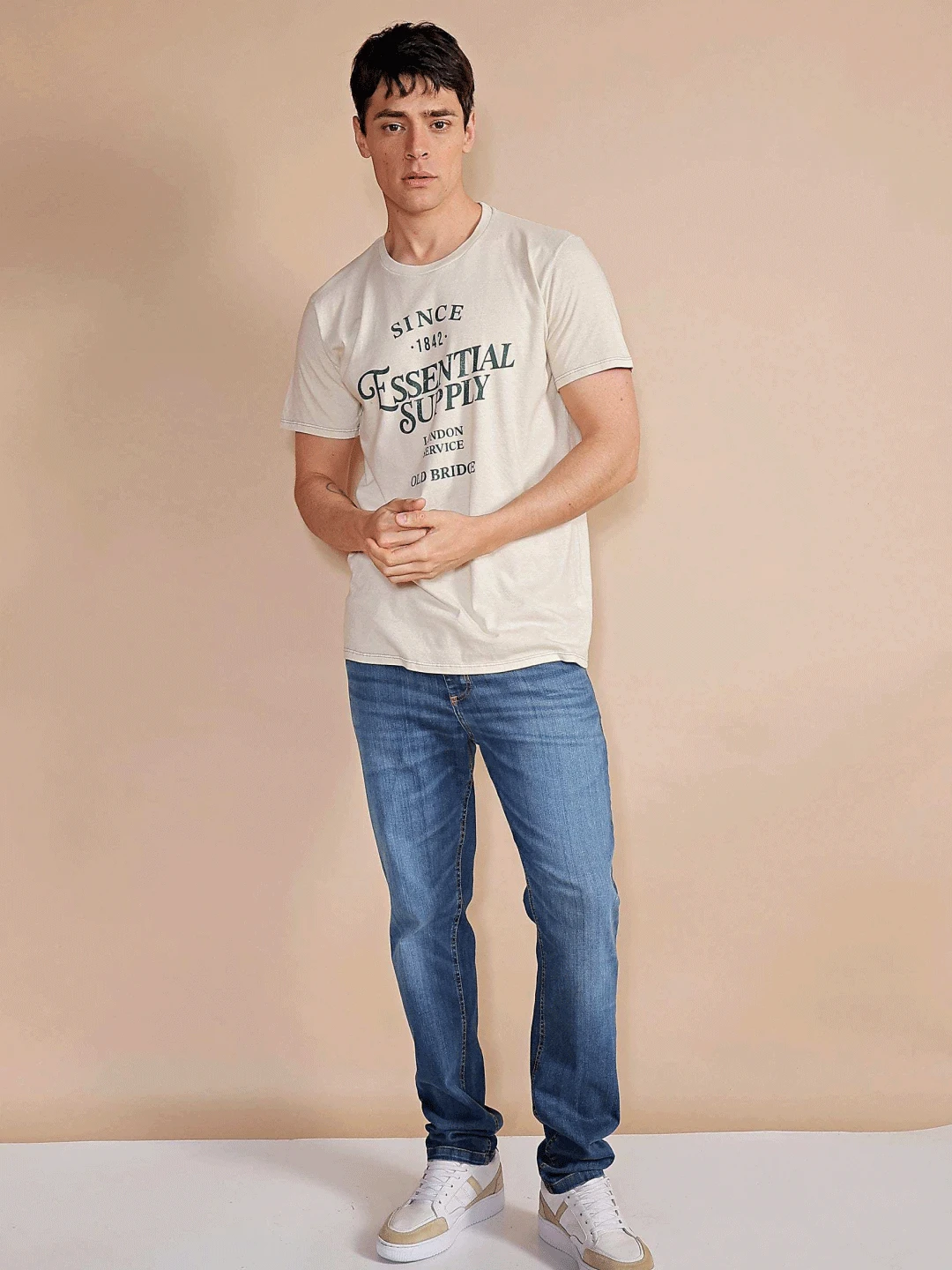 REMERA ESSENTIAL BEIGE - Imagen 4