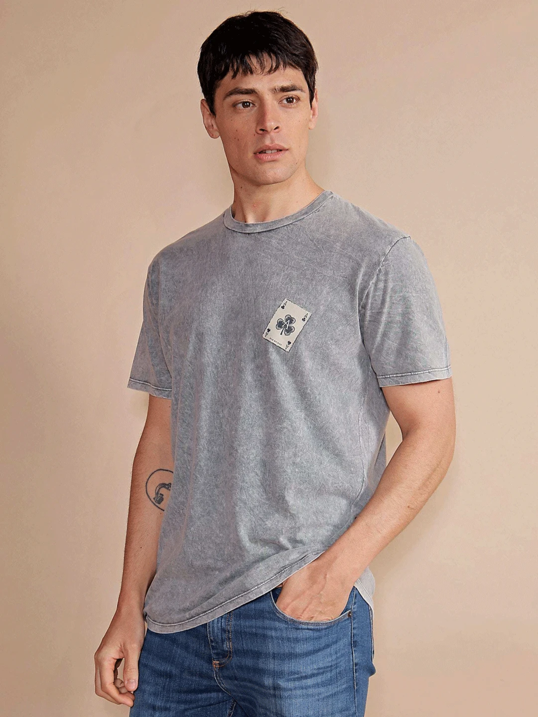 REMERA POKER GRIS MEDIO - Imagen 2
